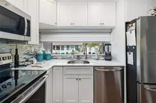 1169 W Peppertree Dr, Sarasota, FL 34242 - Photo 9