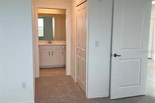 12180 Wellen Golf St, Venice, FL 34293 - Photo 11