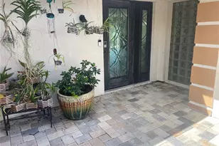 119 Villa Dr, Osprey, FL 34229 - Photo 3