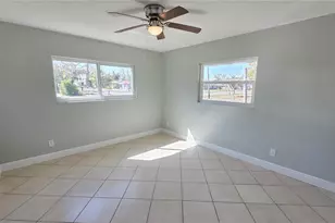 2001 St George Dr, Bradenton, FL 34208 - Photo 17