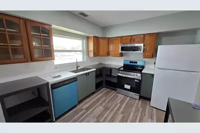 2001 Saint George Drive, Bradenton, FL 34208 - Photo 5