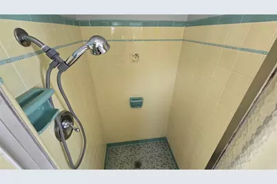 2001 Saint George Drive, Bradenton, FL 34208 - Photo 11