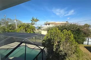 2001 St George Dr, Bradenton, FL 34208 - Photo 23