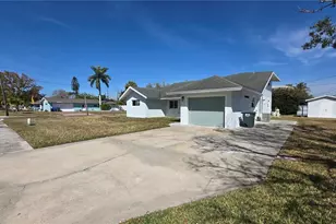 2001 St George Dr, Bradenton, FL 34208 - Photo 31