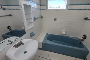 2001 St George Dr, Bradenton, FL 34208 - Photo 15