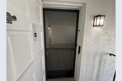 5800 Hollywood Boulevard #327, Sarasota, FL 34231 - Photo 3