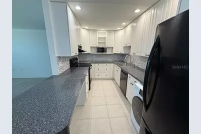 5800 Hollywood Boulevard #327, Sarasota, FL 34231 - Photo 7