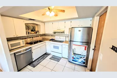 360 Base Avenue E #424, Venice, FL 34285 - Photo 3