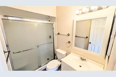 360 Base Avenue E #424, Venice, FL 34285 - Photo 13