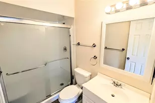360 Base Ave E, Venice, FL 34285 - Photo 13
