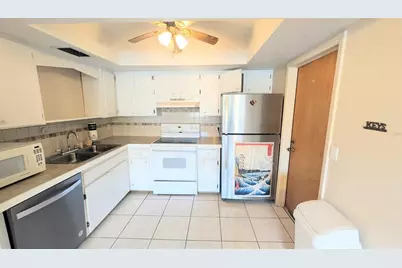 360 Base Avenue E #424, Venice, FL 34285 - Photo 7