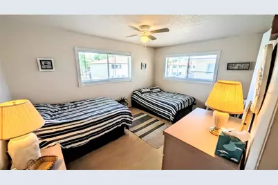 360 Base Avenue E #424, Venice, FL 34285 - Photo 9