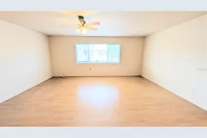 360 Base Avenue E #424, Venice, FL 34285 - Photo 5