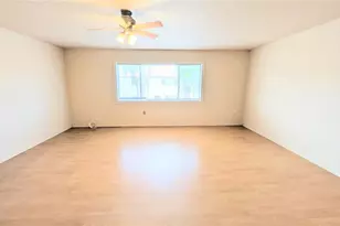 360 Base Ave E, Venice, FL 34285 - Photo 5