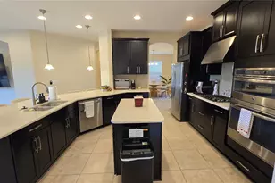 5729 Sunflower Cir, Sarasota, FL 34238 - Photo 9