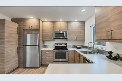 2304 Ringling Boulevard #113, Sarasota, FL 34237 - Photo 9