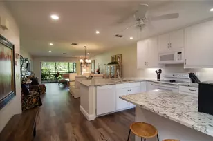 5635 Golf Pointe Dr, Sarasota, FL 34243 - Photo 3