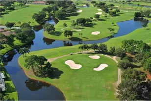 5635 Golf Pointe Dr, Sarasota, FL 34243 - Photo 27