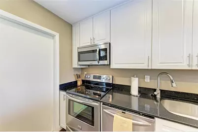 7461 W Country Club Drive N #409, Sarasota, FL 34243 - Photo 11