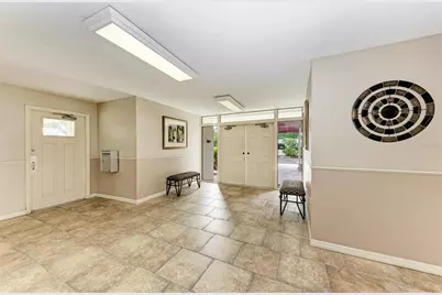 7461 W Country Club Drive N #409, Sarasota, FL 34243 - Photo 5