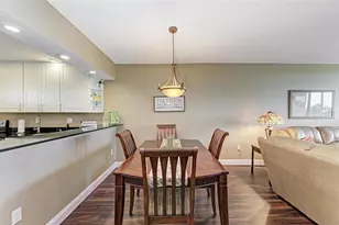 7461 W Country Club Dr N, Sarasota, FL 34243 - Photo 15