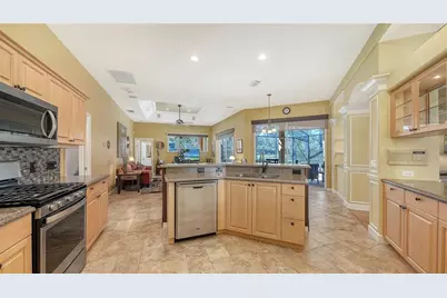 5566 Magnolia Tree Terrace, Sarasota, FL 34233 - Photo 17