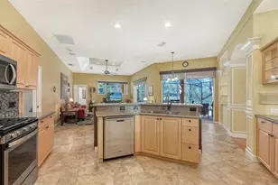 5566 Magnolia Tree Terrace, Sarasota, FL 34233 - Photo 17