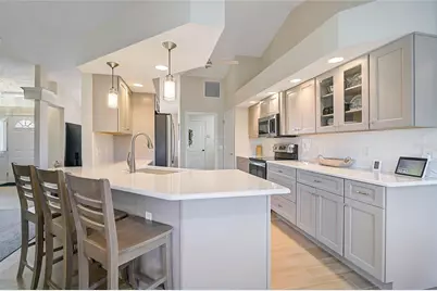 426 Bermuda Isles Circle, Venice, FL 34292 - Photo 11