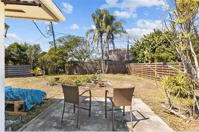 1627 Dunmore Way, Sarasota, FL 34231 - Photo 19