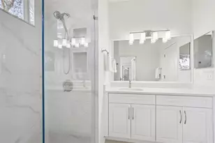 742 Shorecrest Dr, Sarasota, FL 34232 - Photo 19