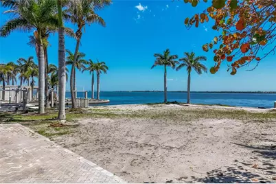 407 20th Place, Bradenton Beach, FL 34217 - Photo 9