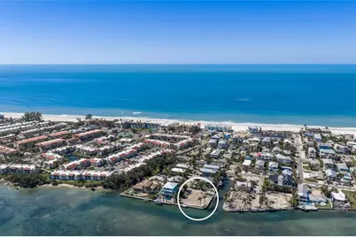 407 20th Place, Bradenton Beach, FL 34217 - Photo 3