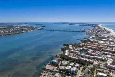 407 20th Place, Bradenton Beach, FL 34217 - Photo 13