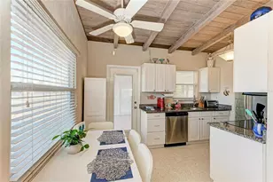 817 Harbor Dr S, Venice, FL 34285 - Photo 5