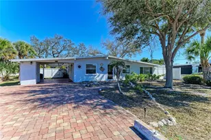 817 Harbor Dr S, Venice, FL 34285 - Photo 3