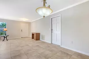 4360 Swift Rd, Sarasota, FL 34231 - Photo 9