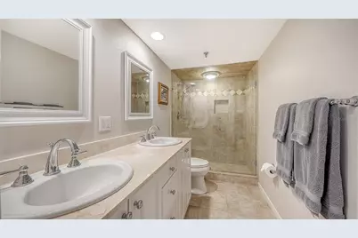 1445 Gulf Of Mexico Drive #101, Longboat Key, FL 34228 - Photo 27