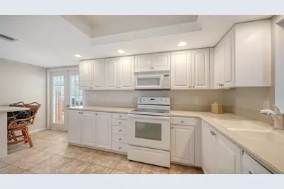 1445 Gulf Of Mexico Drive #101, Longboat Key, FL 34228 - Photo 9