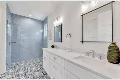 2403 Avenue C, Bradenton Beach, FL 34217 - Photo 27