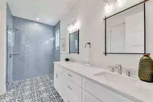 2403 Avenue C, Bradenton Beach, FL 34217 - Photo 27