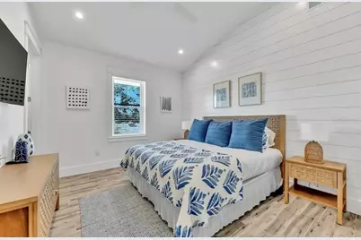 2403 Avenue C, Bradenton Beach, FL 34217 - Photo 21