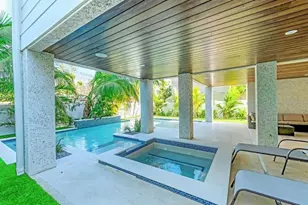 2403 Avenue C, Bradenton Beach, FL 34217 - Photo 5