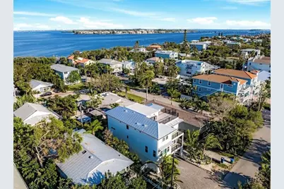 2403 Avenue C, Bradenton Beach, FL 34217 - Photo 43