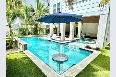 2403 Avenue C, Bradenton Beach, FL 34217 - Photo 7