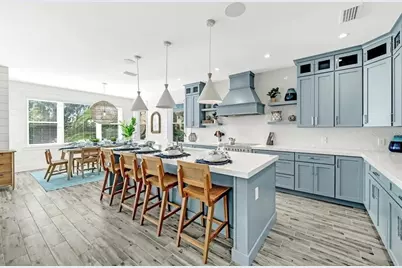 2403 Avenue C, Bradenton Beach, FL 34217 - Photo 11