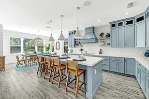 2403 Avenue C, Bradenton Beach, FL 34217 - Photo 11