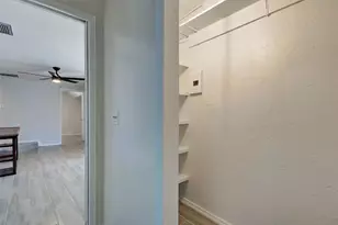 313 Jessica St N, Nokomis, FL 34275 - Photo 9