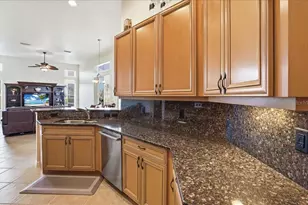 6558 41st Ct E, Sarasota, FL 34243 - Photo 15