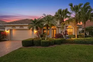 6558 41st Ct E, Sarasota, FL 34243 - Photo 1