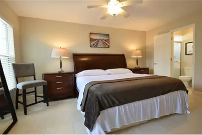 306 Bailey Lane, Sarasota, FL 34237 - Photo 5